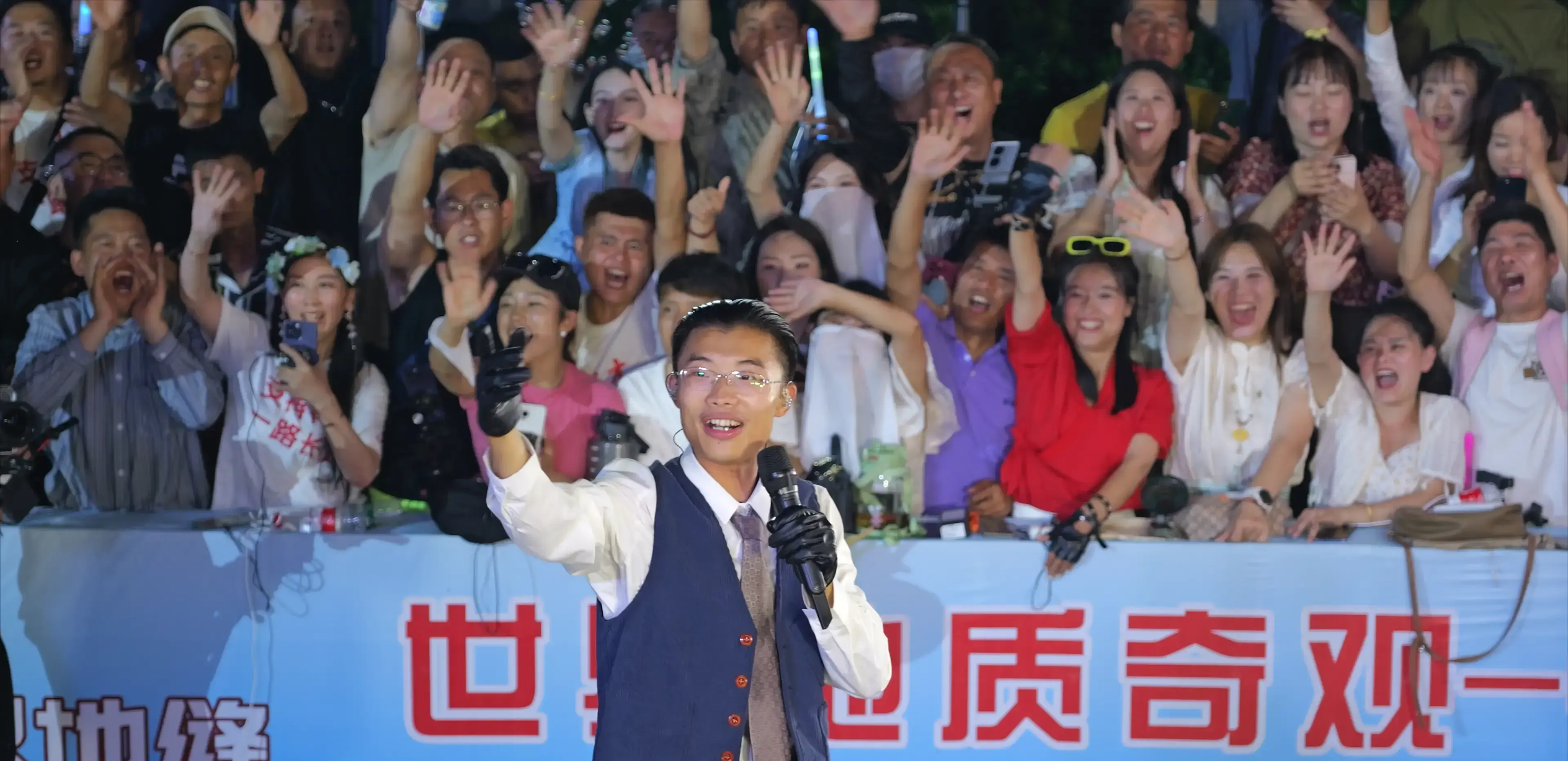 开业三天带货2000万，请赵雅芝等明星助阵，郭有才否认被资本裹挟__开业三天带货2000万，请赵雅芝等明星助阵，郭有才否认被资本裹挟